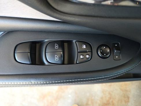 Used 2022 Nissan Murano S AWD/4WD image 16