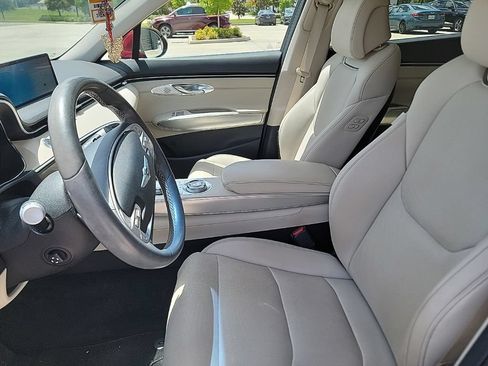 Used 2024 Genesis GV70 2.5T w/ Select Package AWD/4WD image 10