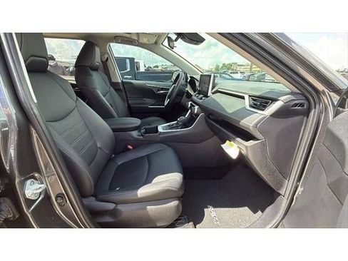 Certified 2025 Toyota RAV4 XLE Premium AWD/4WD image 33