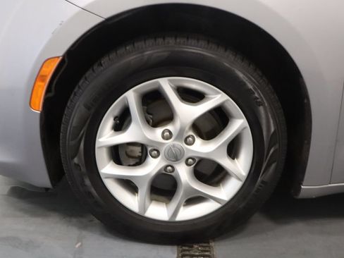 Used 2020 Chrysler Pacifica Limited FWD image 26
