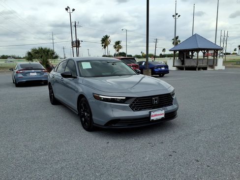 Certified 2025 Honda Accord SE image 1
