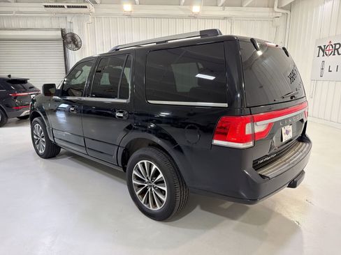 Used 2017 Lincoln Navigator Select RWD image 27