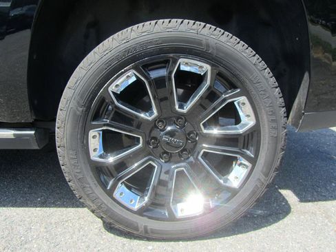 Used 2019 GMC Yukon Denali Ultimate w/ Denali Ultimate Package AWD/4WD image 26