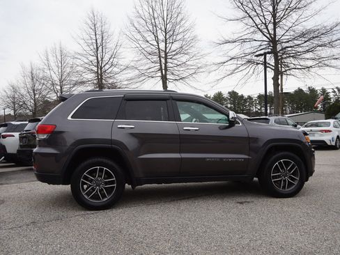 Used 2019 Jeep Grand Cherokee Limited AWD/4WD image 4