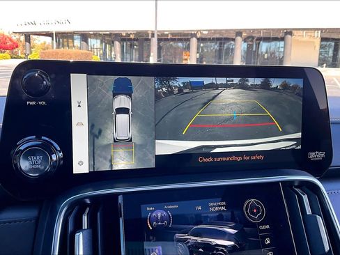 Used 2025 Lexus LX 600 4WD w/ Luxury Package image 26