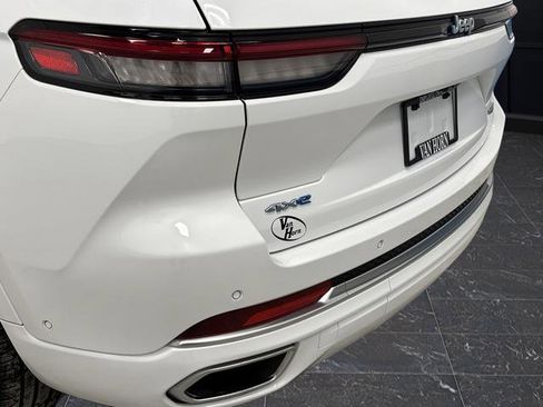 Used 2022 Jeep Grand Cherokee Summit w/ Advanced Protech Group IV image 37