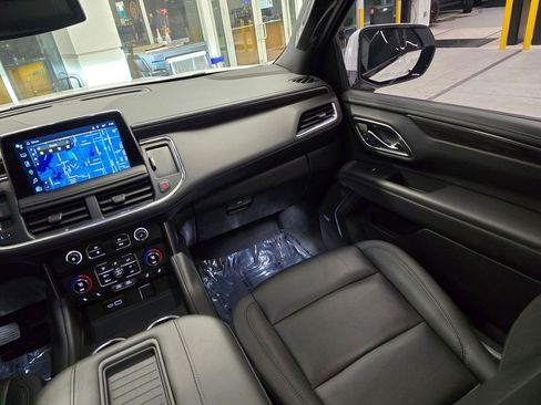 Used 2024 Chevrolet Tahoe Z71 w/ Luxury Package AWD/4WD image 42