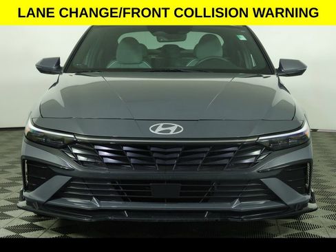 Used 2025 Hyundai Elantra Limited FWD image 10