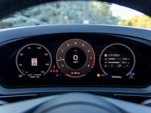 Certified 2025 Porsche Cayenne image 35