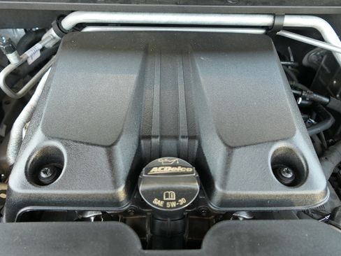 Used 2024 Chevrolet Colorado ZR2 w/ Technology Package AWD/4WD image 31
