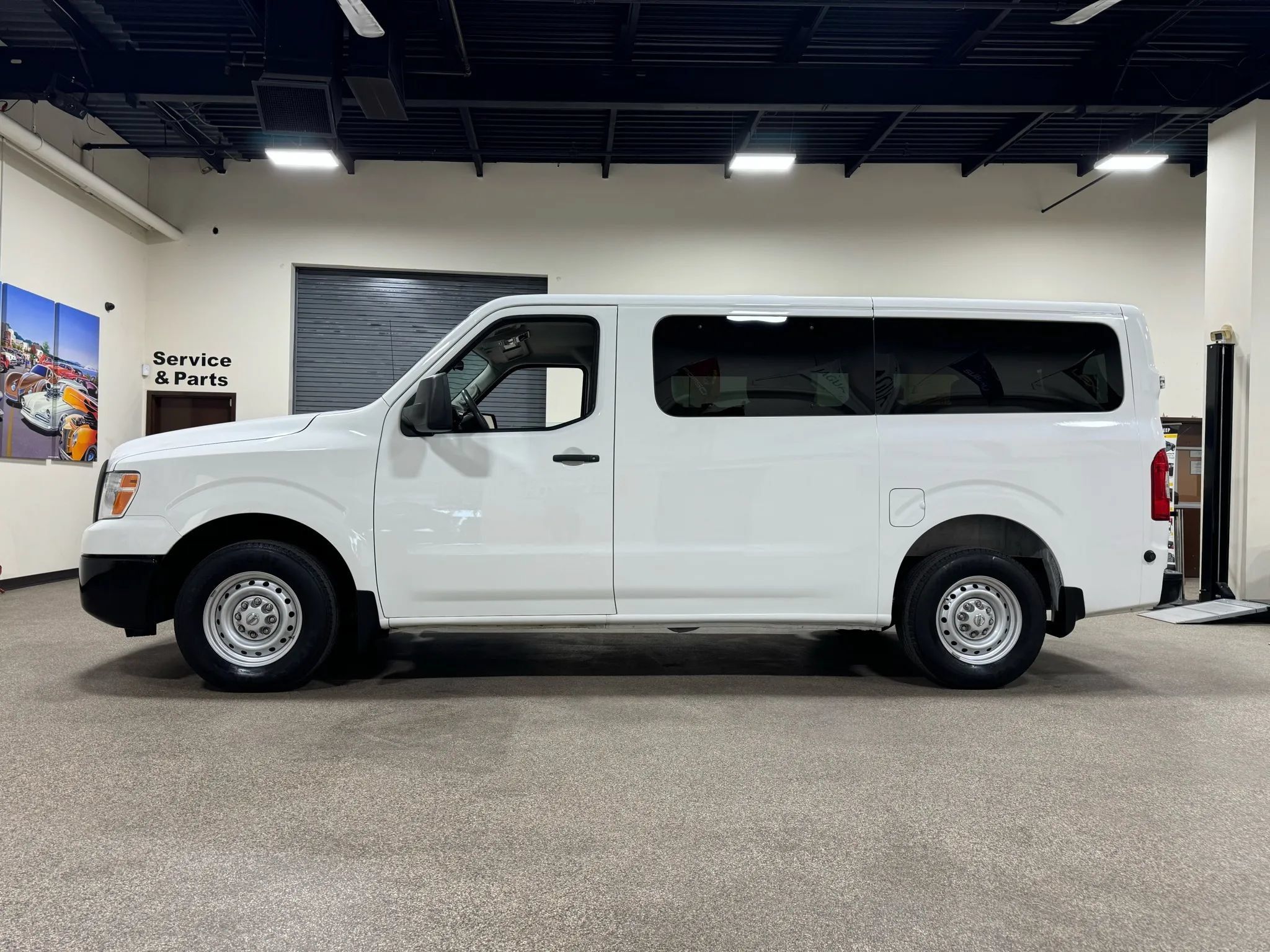 Used 2018 Nissan NV 3500 S RWD image 8