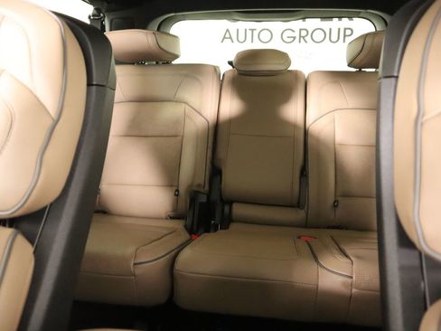 New 2026 Lincoln Navigator L Black Label AWD/4WD image 13