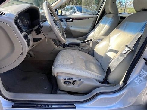 Used 2006 Volvo V70 2.5T image 9