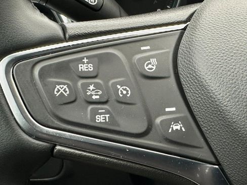 Used 2024 Chevrolet Equinox LT image 18