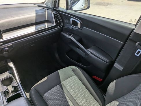 Certified 2024 Kia Sorento LX FWD image 17