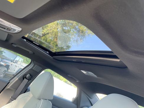 New 2025 Hyundai Elantra Limited image 47