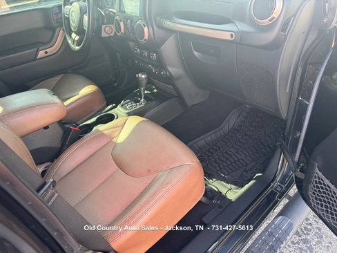 Used 2016 Jeep Wrangler Unlimited Sahara AWD/4WD image 28