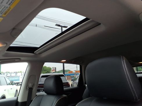 Certified 2018 INFINITI QX60 Luxe w/ Premium Plus Package AWD/4WD image 19