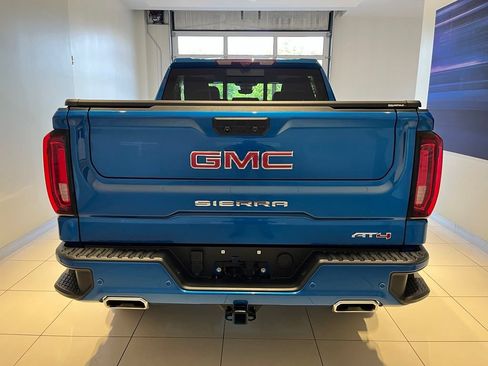 Used 2024 GMC Sierra 1500 AT4 w/ Technology Package AWD/4WD image 9