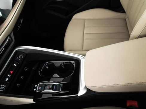 Certified 2025 Audi Q5 Premium image 22