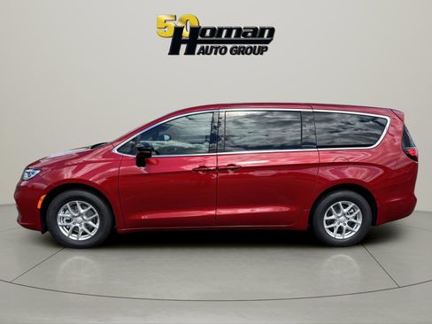 New 2025 Chrysler Pacifica Select FWD image 2