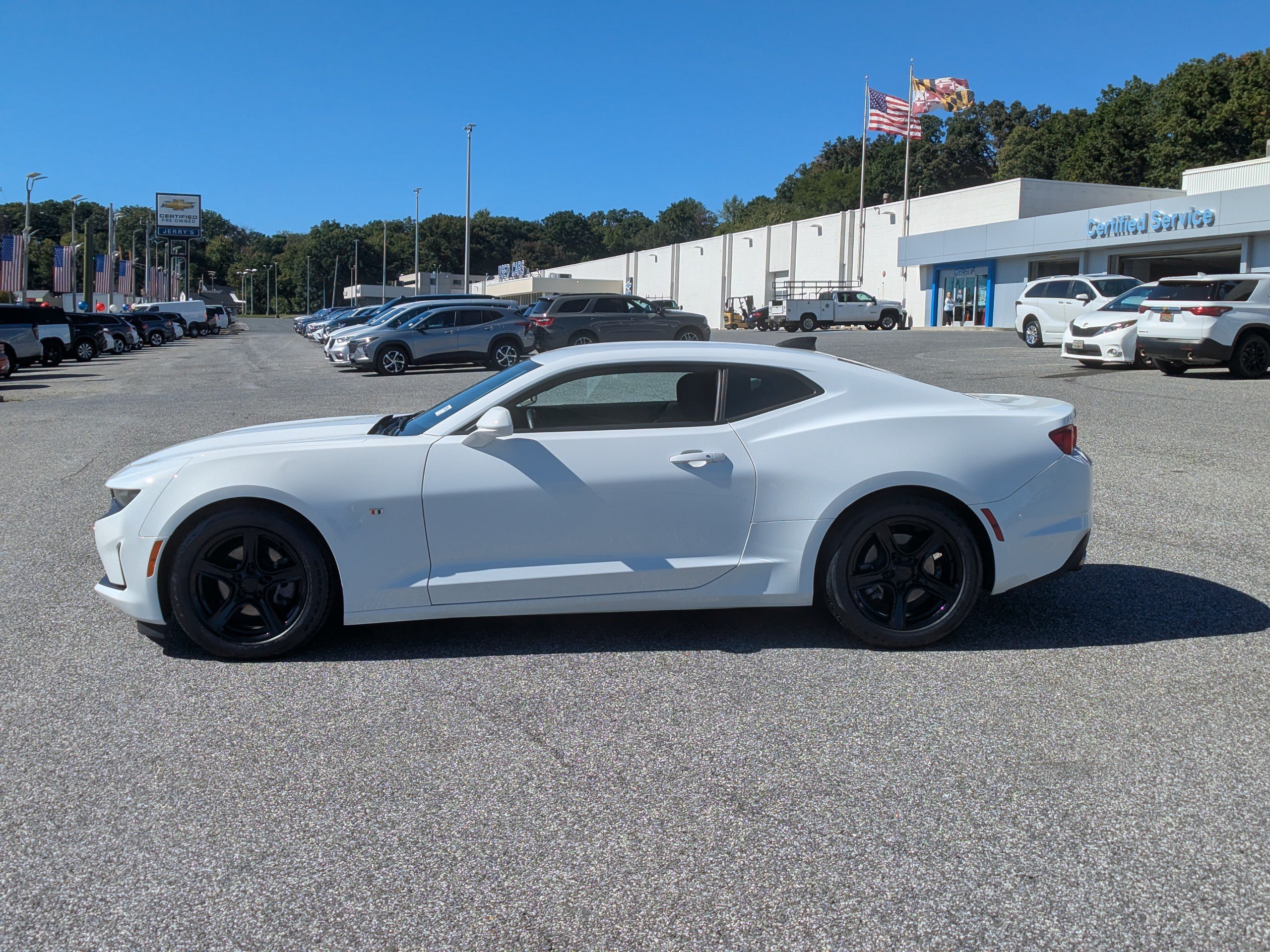 Used 2024 Chevrolet Camaro LT RWD image 5