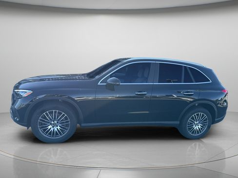 Certified 2026 Mercedes-Benz GLC 300 image 2