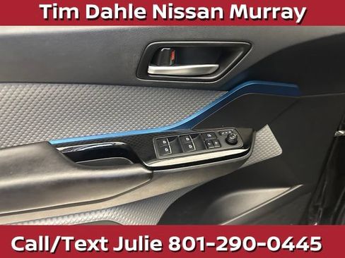 Used 2019 Toyota C-HR XLE FWD image 22
