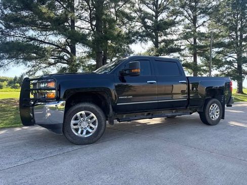 Used 2019 Chevrolet Silverado 2500 W/T w/ WT Convenience Package AWD/4WD image 1