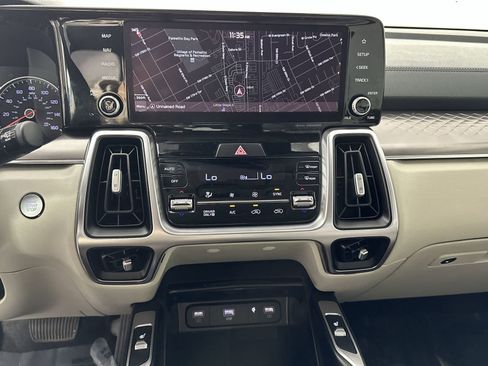 Used 2022 Kia Sorento EX image 21
