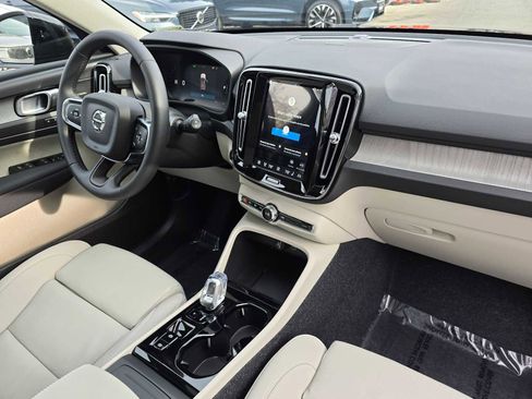 New 2026 Volvo XC40 B5 Ultra w/ Climate Package image 10