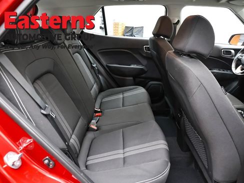 Used 2024 Hyundai Venue SEL FWD image 23