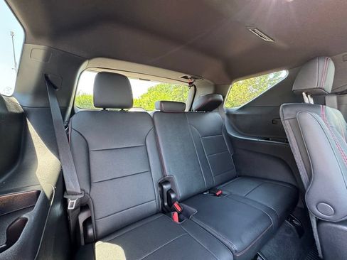Used 2024 Chevrolet Traverse RS w/ LPO, Floor Liner Package AWD/4WD image 39