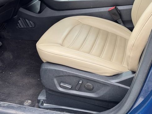 Used 2020 Ford Edge SEL image 22