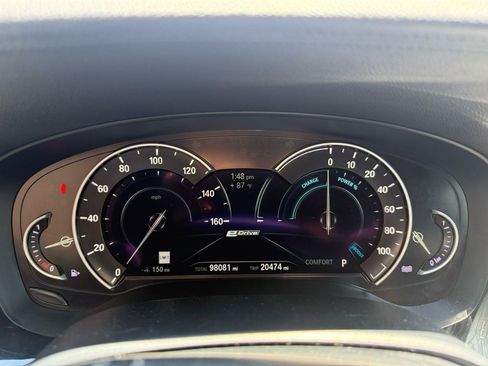 Used 2018 BMW 530e xDrive AWD/4WD image 16