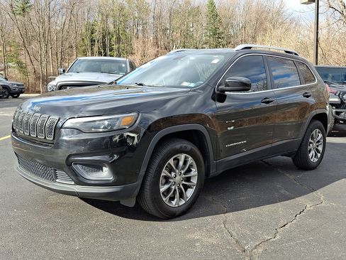 Certified 2019 Jeep Cherokee Latitude Plus image 3