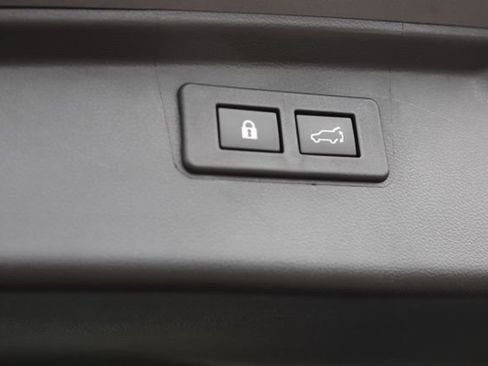 Used 2025 Subaru Outback Premium AWD/4WD image 4
