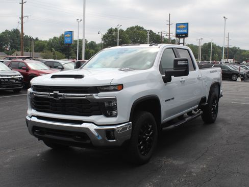 New 2026 Chevrolet Silverado 2500 LT AWD/4WD image 7