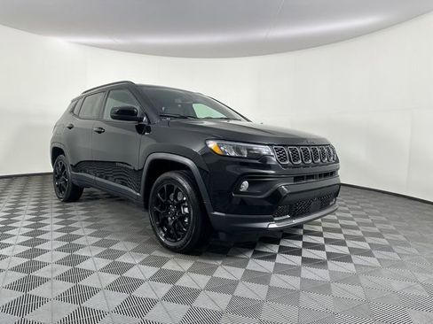 New 2026 Jeep Compass Latitude image 3