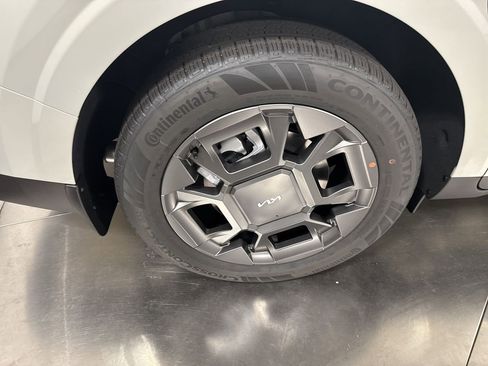 New 2026 Kia Carnival EX image 13