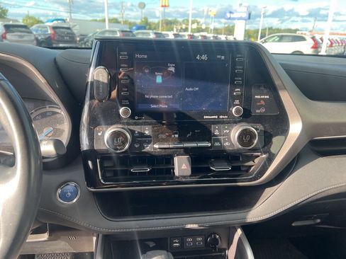 Used 2022 Toyota Highlander XLE image 20