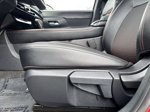 Certified 2025 Nissan Kicks SR FWD image 14