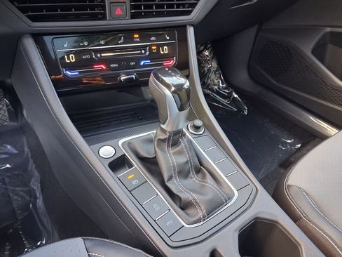 New 2026 Volkswagen Jetta SE FWD image 10