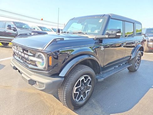 Used 2022 Ford Bronco Outer Banks AWD/4WD image 2