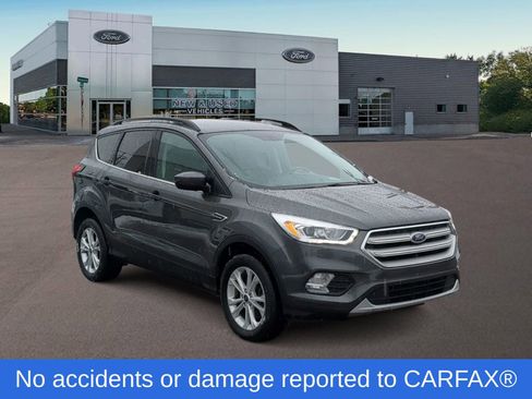 Used 2019 Ford Escape SEL image 2