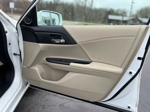 Used 2013 Honda Accord EX image 36