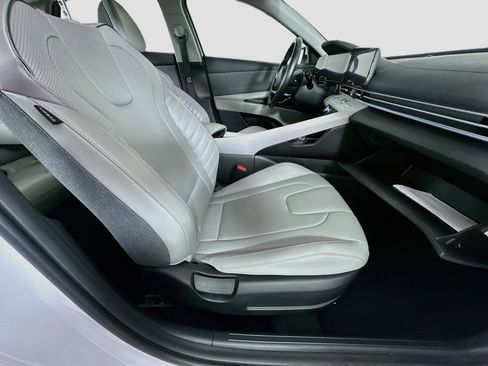 Used 2024 Hyundai Elantra Limited FWD image 31