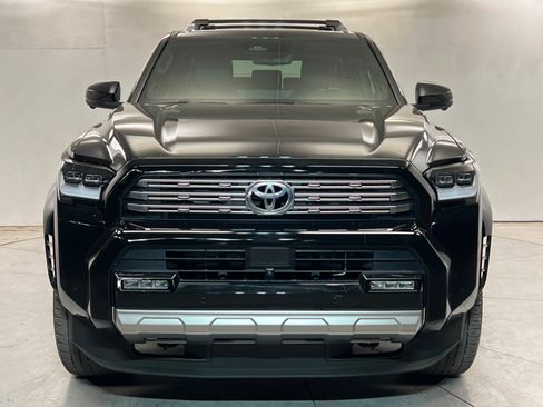 Used 2025 Toyota 4Runner Limited w/ Tow Technology Package AWD/4WD image 9