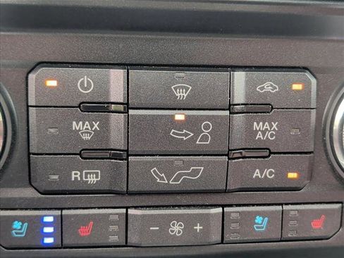 Used 2018 Ford F150 Platinum w/ Equipment Group 701A Luxury AWD/4WD image 11