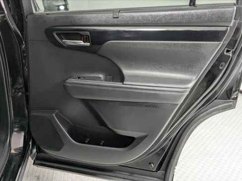 Used 2021 Toyota Highlander XSE image 22